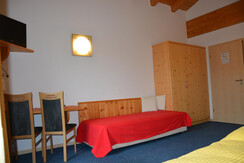 Dreibettzimmer_Haus Wöll (2)