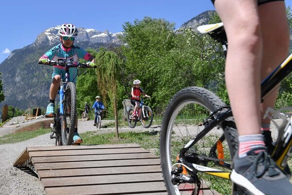 Skillpark mit Kinder_Alpbachtal Tourismus_Foto Gri