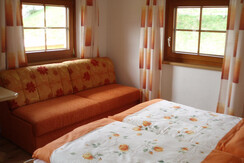 Couch (drittes Bett)