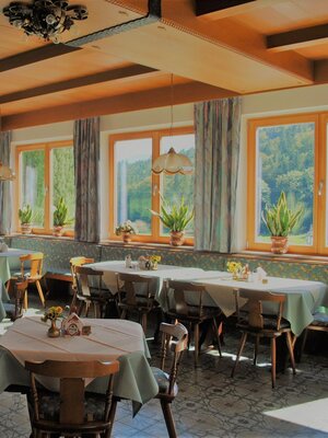 Gaststube mit Tische | © Kaiserblick