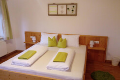 schlafzimmer_hell_und_freundlich