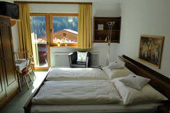 geräumiges Doppelzimmer