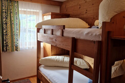 Haus Frei-Nagele_Alpbachtal_Zimmer mit Hochbett