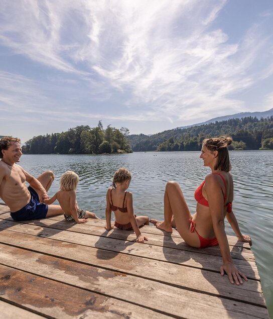 Familie Badespass Reintalersee Steg Schwimmen Kram