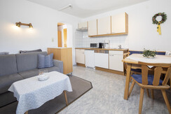Wohnküche mit  Schlafcouch
