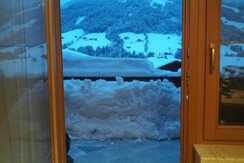 Ausblick Balkontür Winter