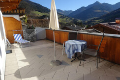 Großer Balkon mit herrlicher Aussicht!