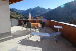 Große Terrasse mit toller Aussicht!