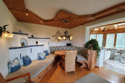 Appartement Lisa tyrolian livingroom