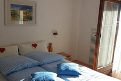 Schlafzimmer mit Balkon Ferienwohnung I