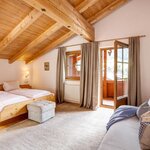Photo of Apartment, shower and bath tub, facing the mountains