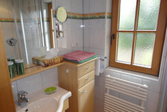 Haus Thomas_Alpbach_Ferienwohnung 1_Dusche_WC(1)