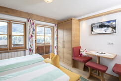 Haus Thomas_Alpbach_Zimmer 1_Schlafzimmer