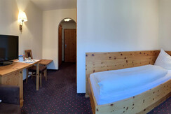 Zirbenholz-Einzelzimmer-1