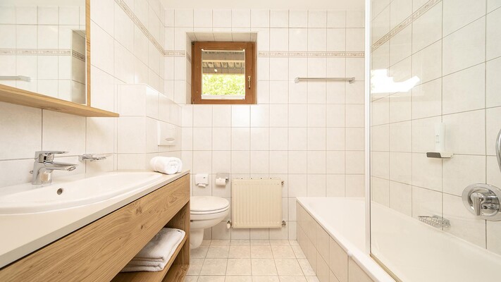 DZ Reith 28 BadezimmerBath tube