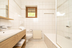 DZ Reith 28 BadezimmerBath tube