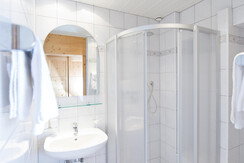 Bad Doppelzimmer Gartenseite