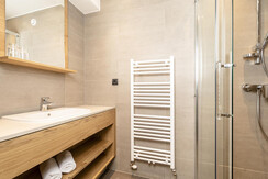 Familienzimmer Badezimmer