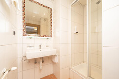 Familienzimmer Alpbachtal Badezimmer