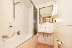 Familienzimmer Alpbachtal Badezimmer