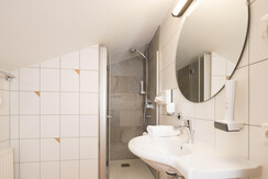 Einzelzimmer Messner Bad