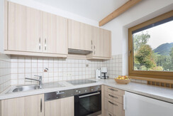Familien-Juwel-Appartement_Kueche_Landhaus-Greil_R
