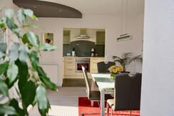 Ferienwohnung_Kramsach_Essbereich und Küche