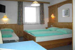 Dreibettzimmer DU/WC