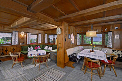 knappenhaus_vorne_fewo_reitheralmen