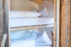 Zirbenchalet_ Schlafzimmer_ Rosenhof_ Alpbach